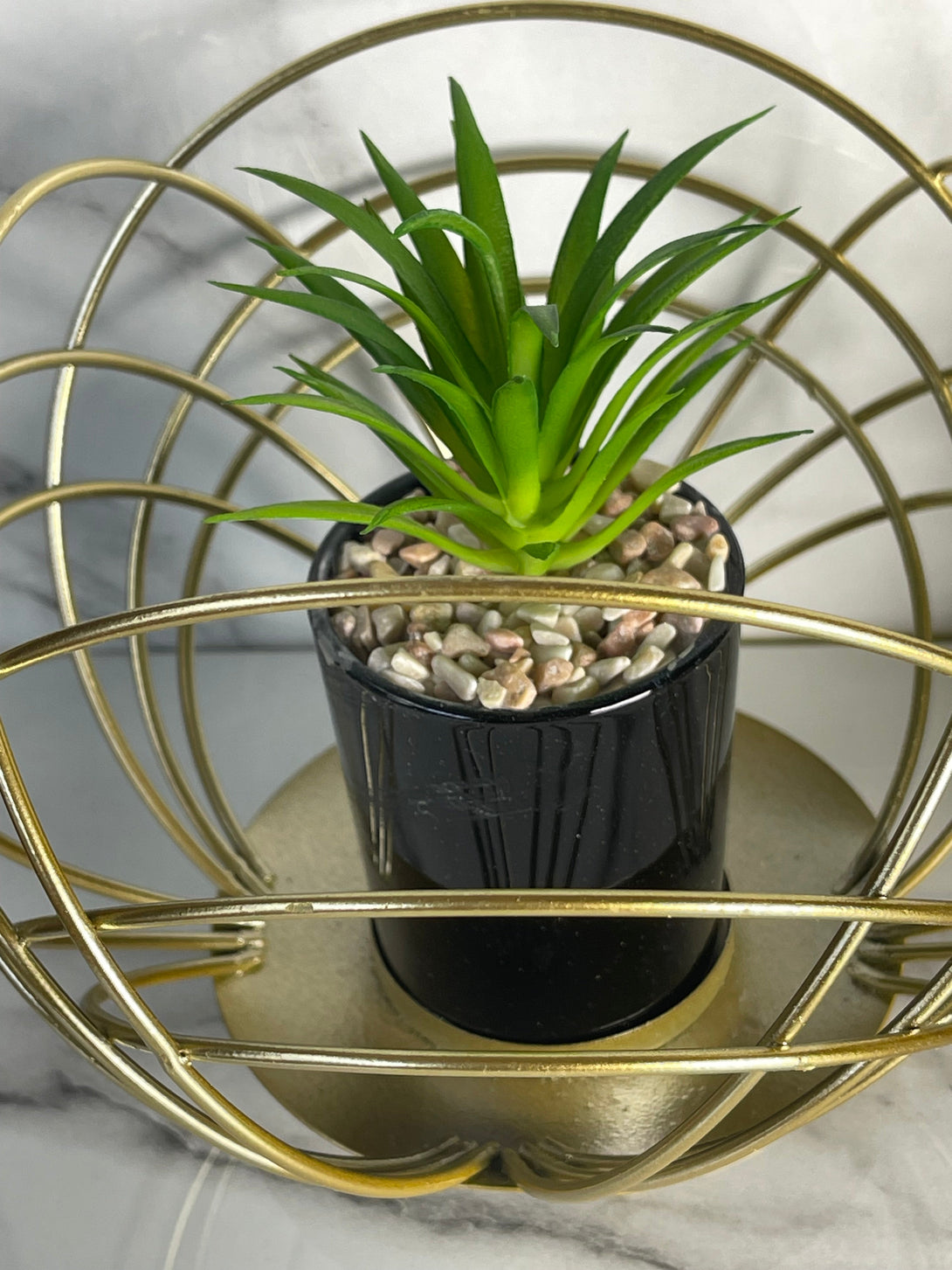 Set of 2 Metal Wire Plant Holders with Ceramic Cactus – Home Decoration